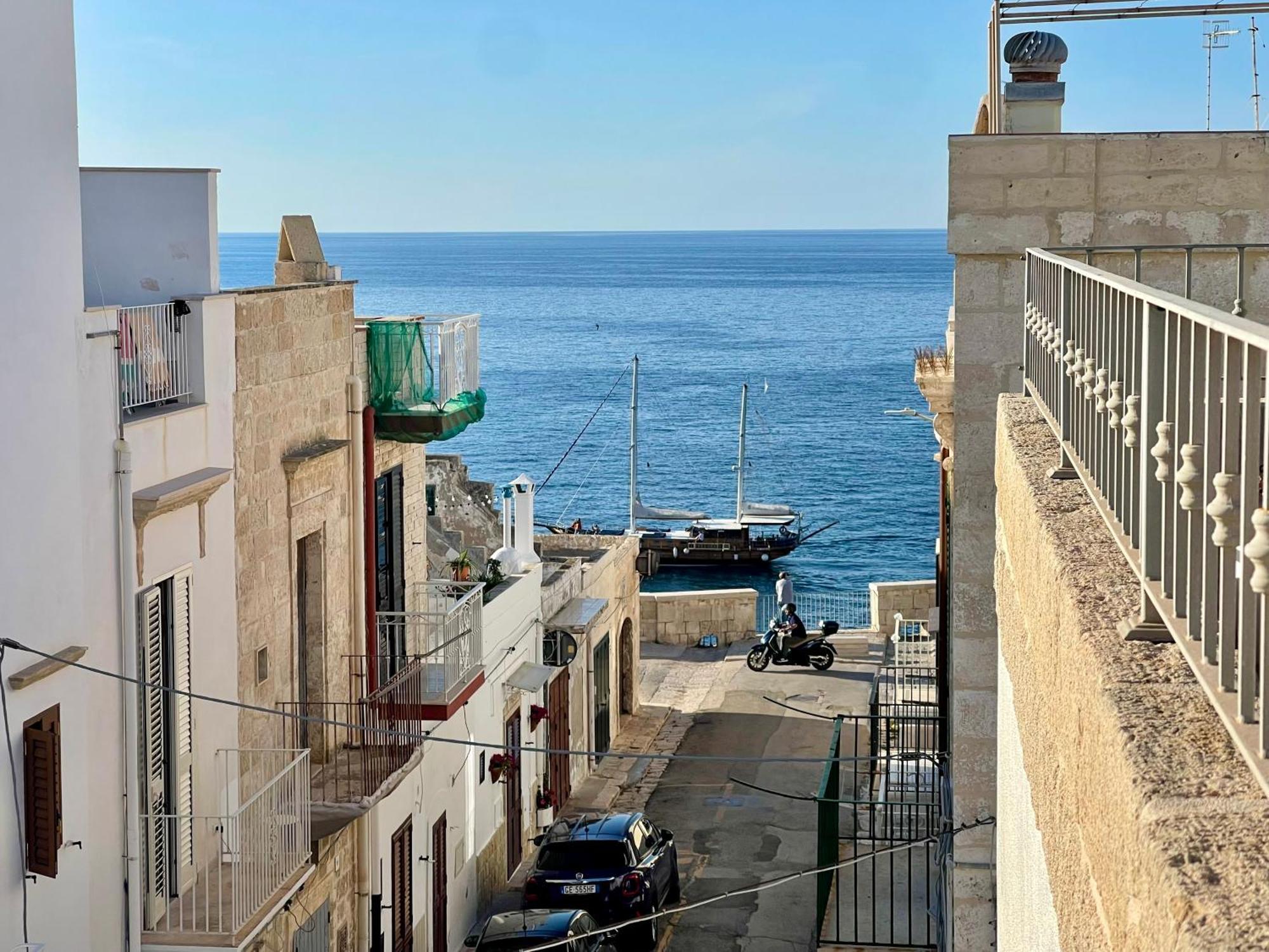 פולינאנו א מארה Casa Maya, Vista Mare E Relax מראה חיצוני תמונה