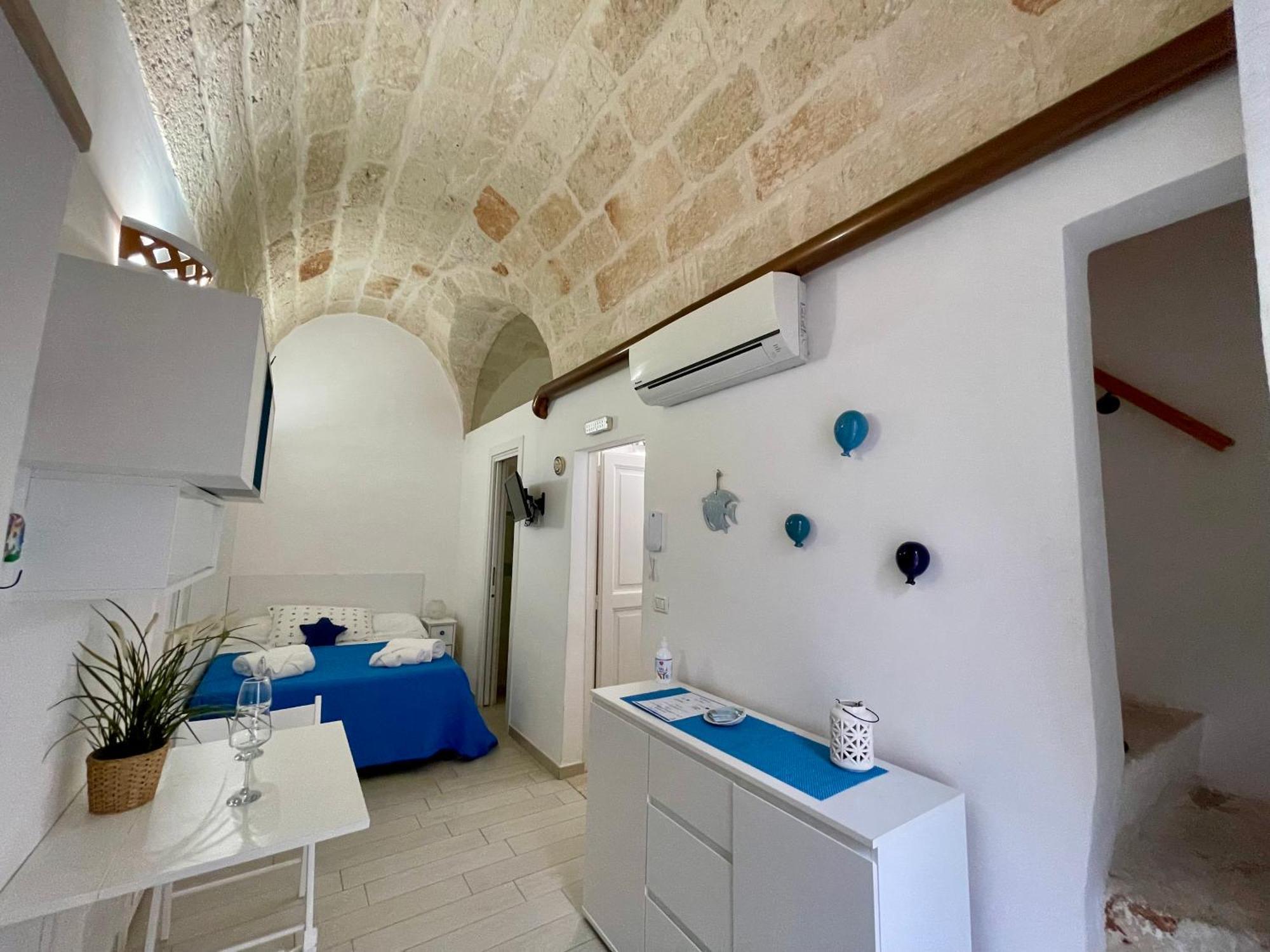 פולינאנו א מארה Casa Maya, Vista Mare E Relax מראה חיצוני תמונה