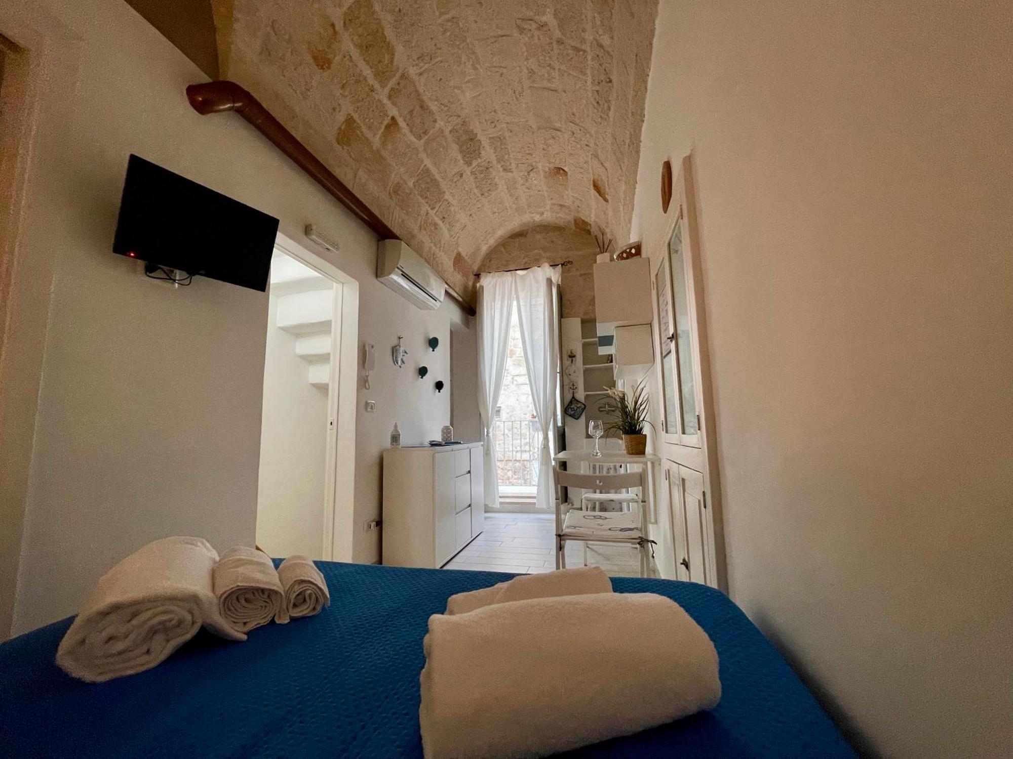 פולינאנו א מארה Casa Maya, Vista Mare E Relax מראה חיצוני תמונה